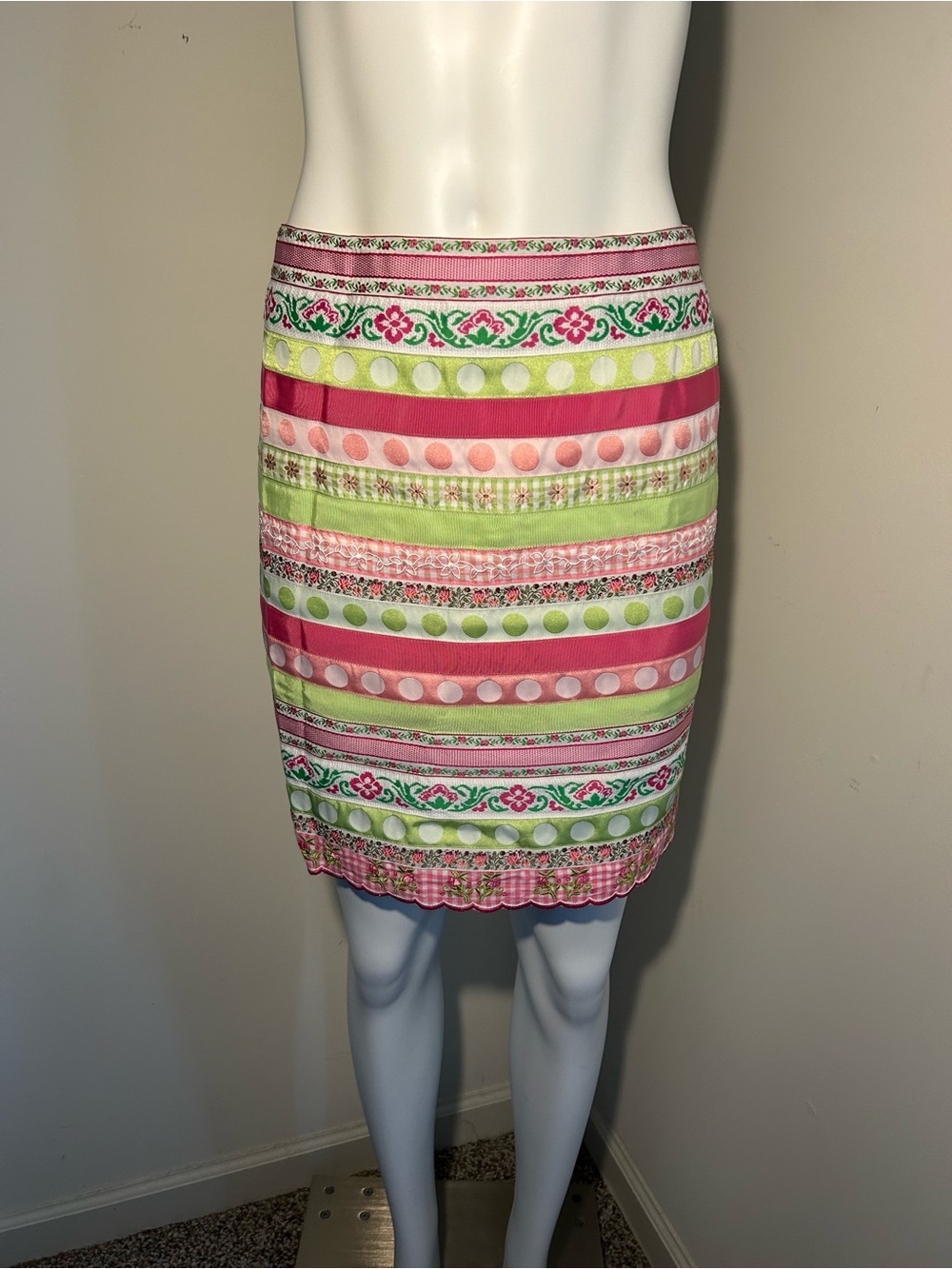 Lilly Pulitzer White Label Ribbon Pencil Skirt in Pink and Green Size 2